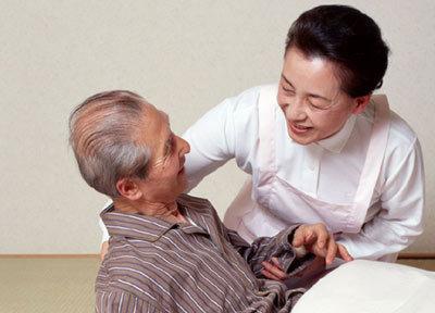 月薪數(shù)萬也不做“保姆”？誰來打理萬億家政市場